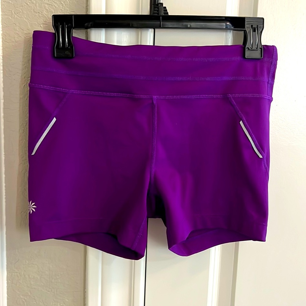 NWOT Athleta medium bike and/yoga shorts